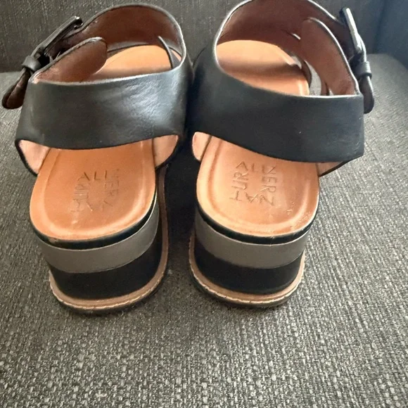 Naturalizer Black Leather Sandals - Picture 3 of 3